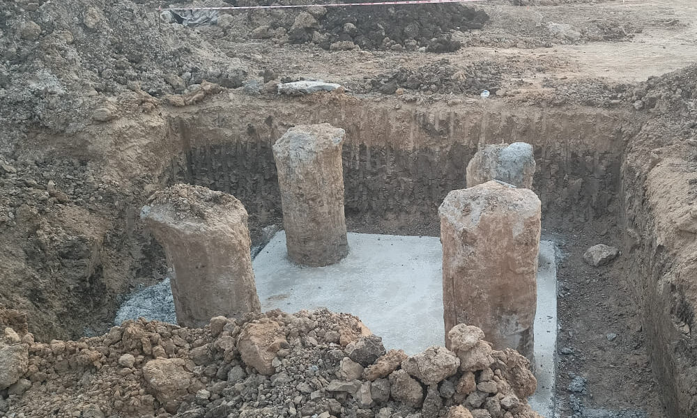 Foundation piling machine drilling deep pile foundation for commercial building construction in Ahmedabad, gujarat .